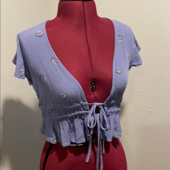Tops - Tie front crop top